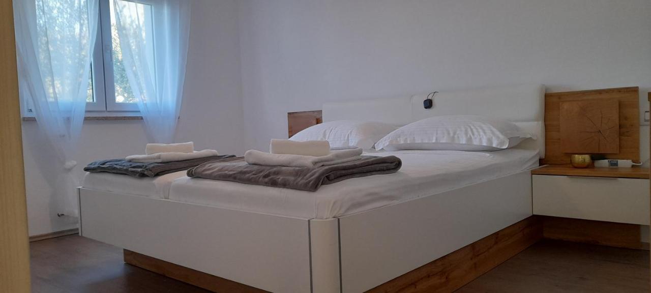 Holiday House Emjalemi Πούλα Εξωτερικό φωτογραφία