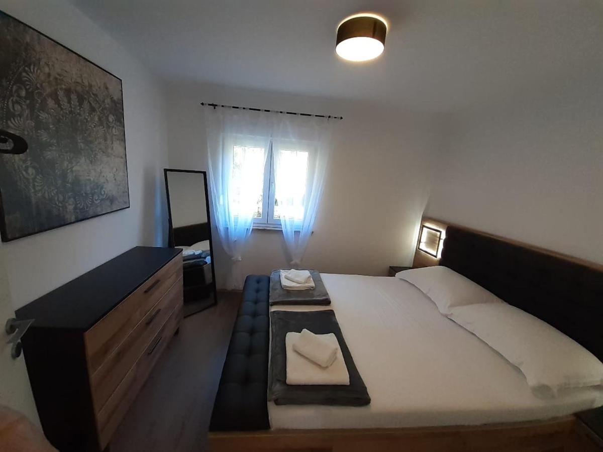 Holiday House Emjalemi Πούλα Εξωτερικό φωτογραφία