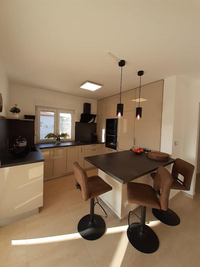 Holiday House Emjalemi Πούλα Εξωτερικό φωτογραφία