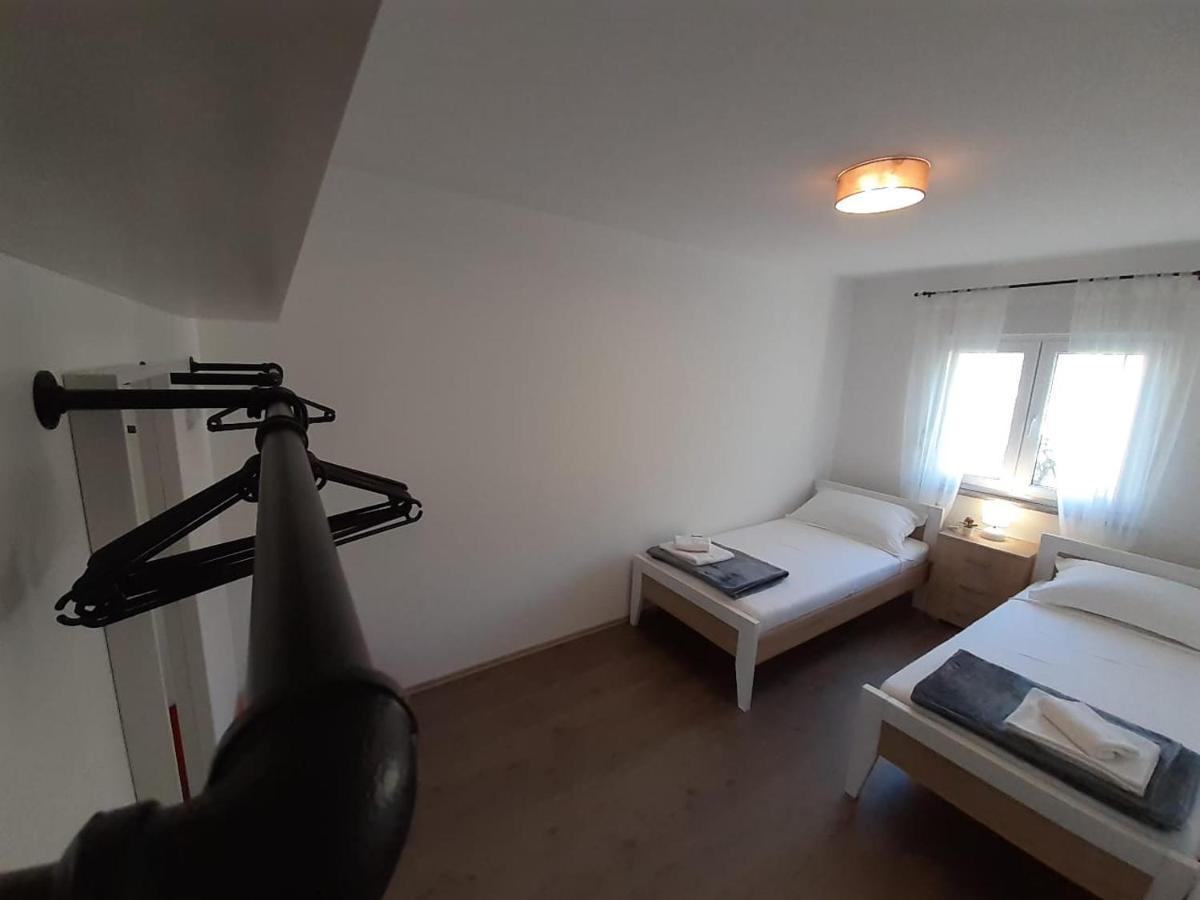 Holiday House Emjalemi Πούλα Εξωτερικό φωτογραφία