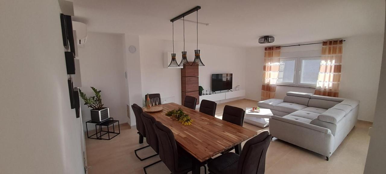 Holiday House Emjalemi Πούλα Εξωτερικό φωτογραφία
