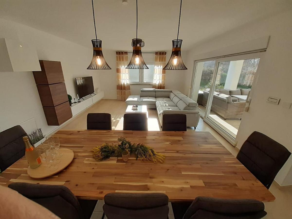 Holiday House Emjalemi Πούλα Εξωτερικό φωτογραφία