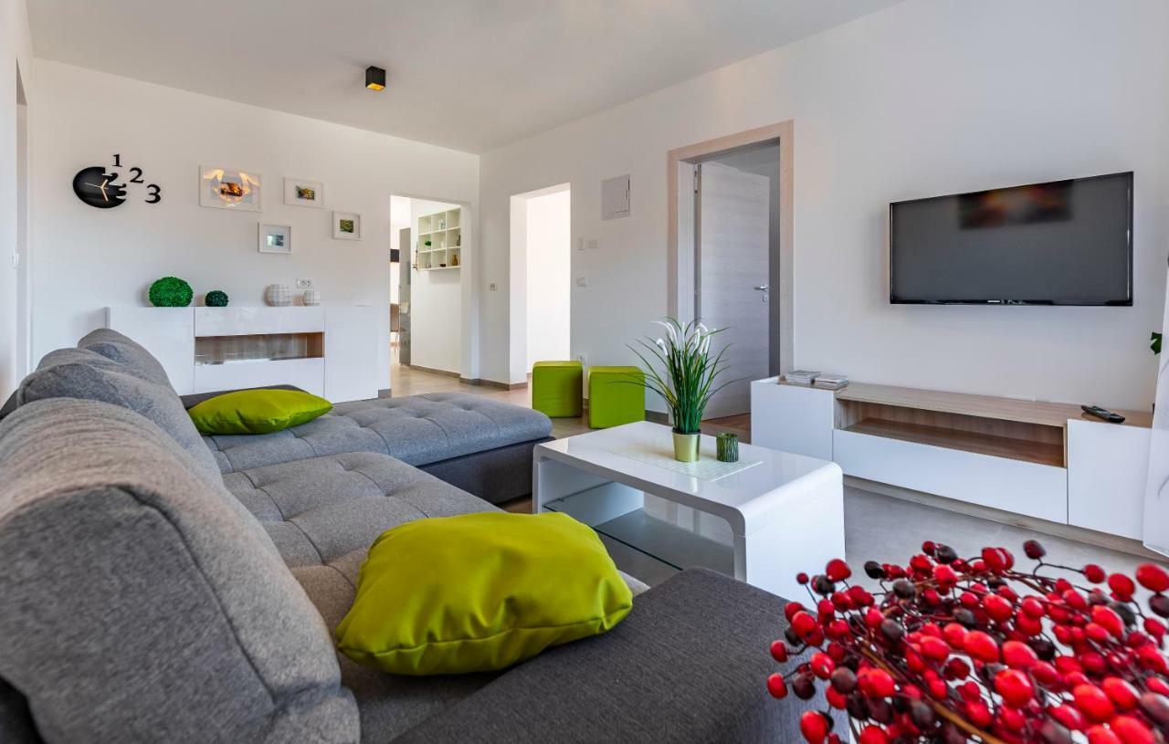 Holiday House Emjalemi Πούλα Εξωτερικό φωτογραφία