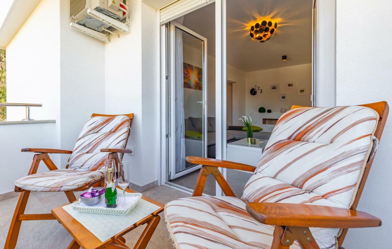 Holiday House Emjalemi Πούλα Εξωτερικό φωτογραφία