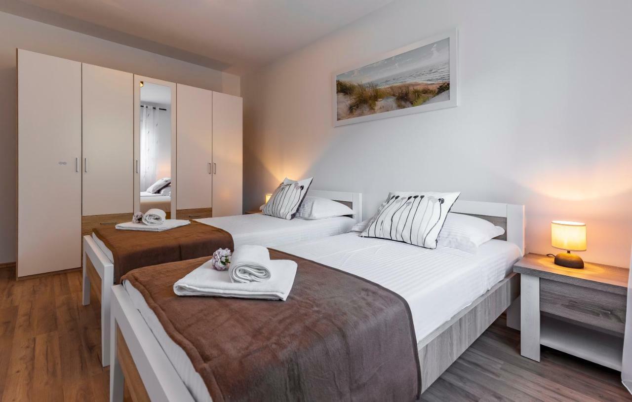 Holiday House Emjalemi Πούλα Εξωτερικό φωτογραφία